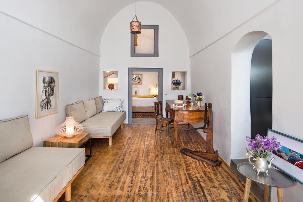 Aerie House * Oia (Santorini)